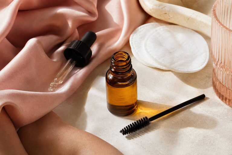 Huile de ricin pour les cils : la méthode qui marche
